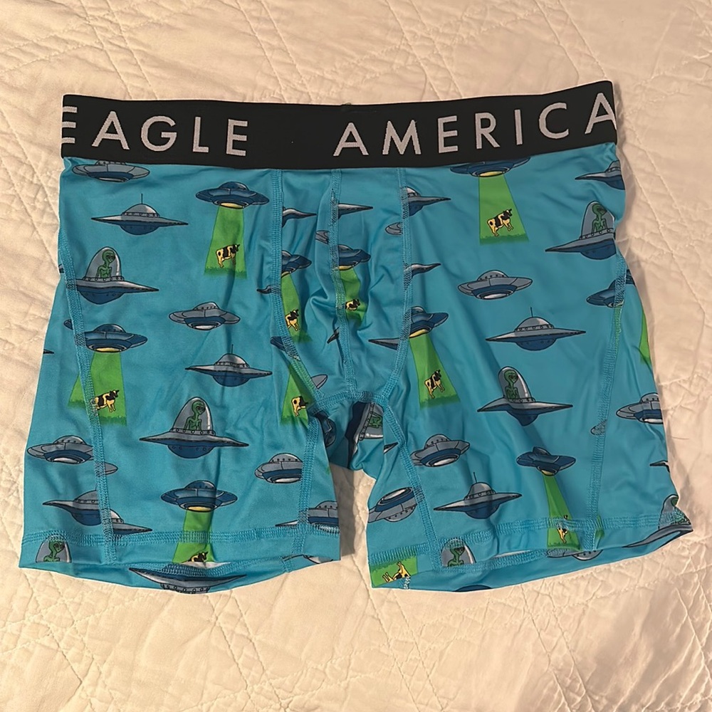 American Eagle 6” Flex Trunk Alien UFO Size Medium